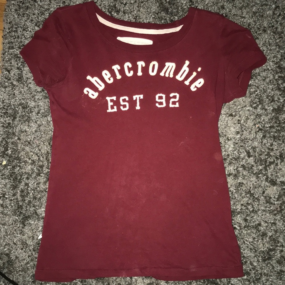 Maroon Abercrombie t-shirt